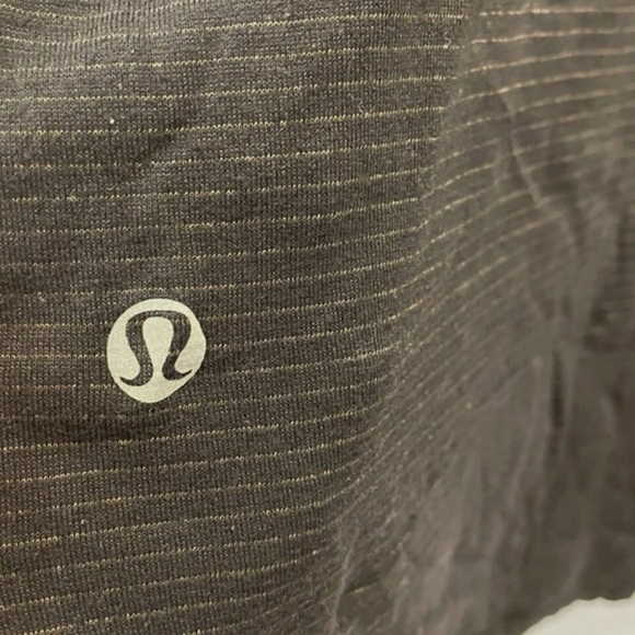 Lululemon Singlet Striped Black Racerback Tank $68 Size 6 - Picture 2 of 3